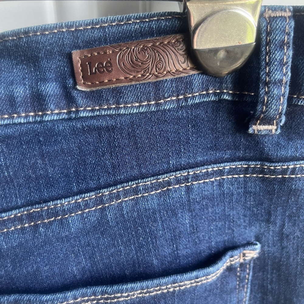 Women’s Lee stretch blue jeans